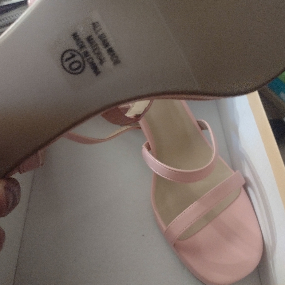Sandals - Picture 2 of 3
